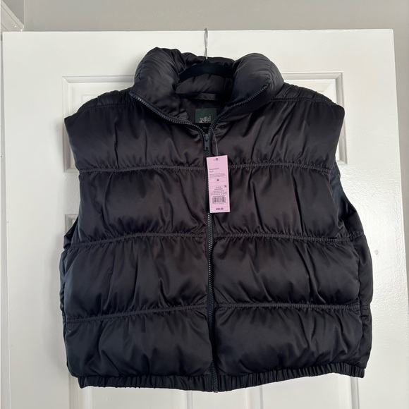 Wild Fable Black Puffer Vest - Cropped - Size M - NWT - Picture 3 of 5